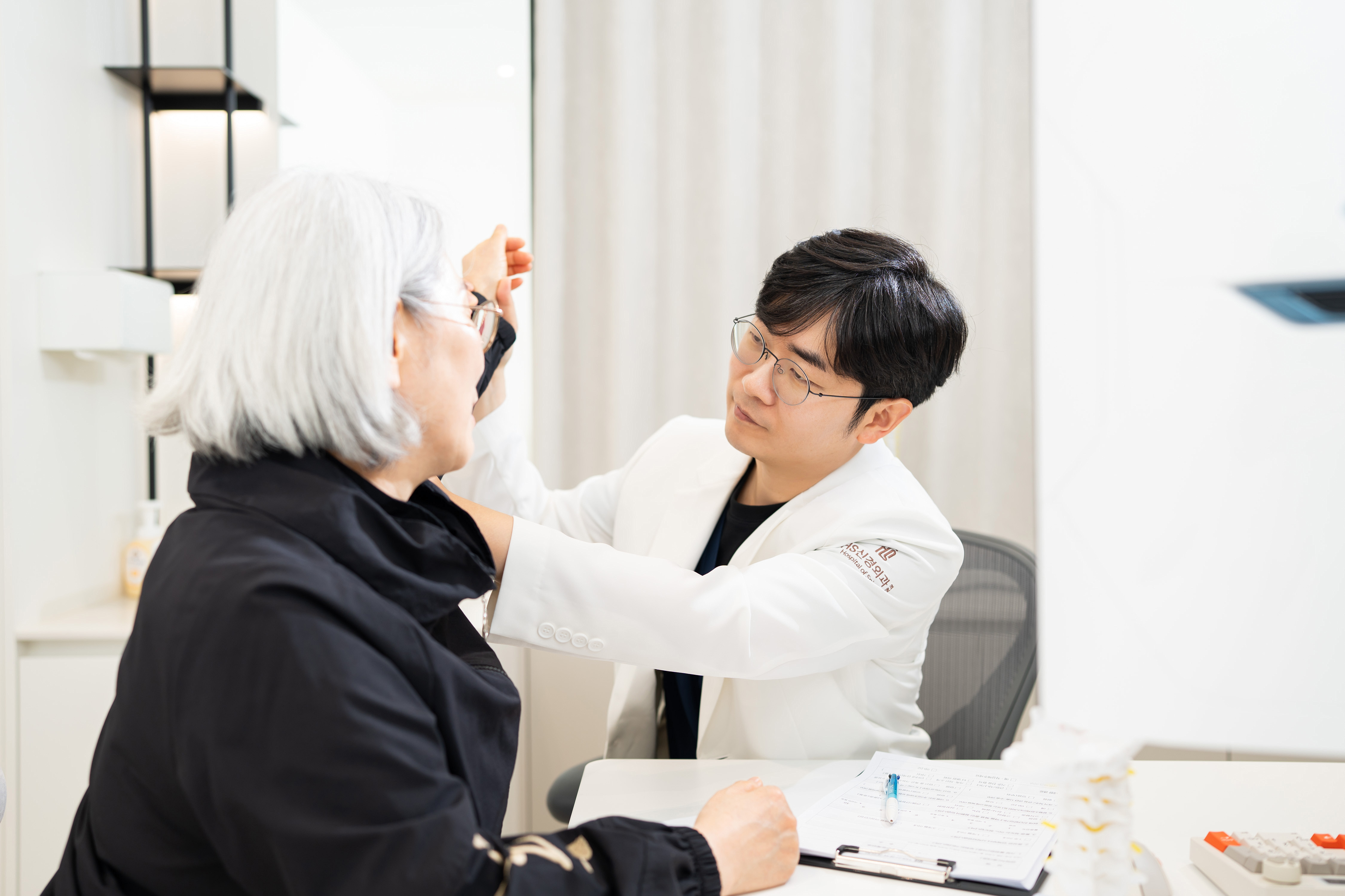 전문의가 직접
세심하게 진찰합니다